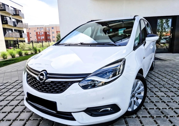 Opel Zafira cena 53900 przebieg: 199999, rok produkcji 2017 z Gniezno małe 301